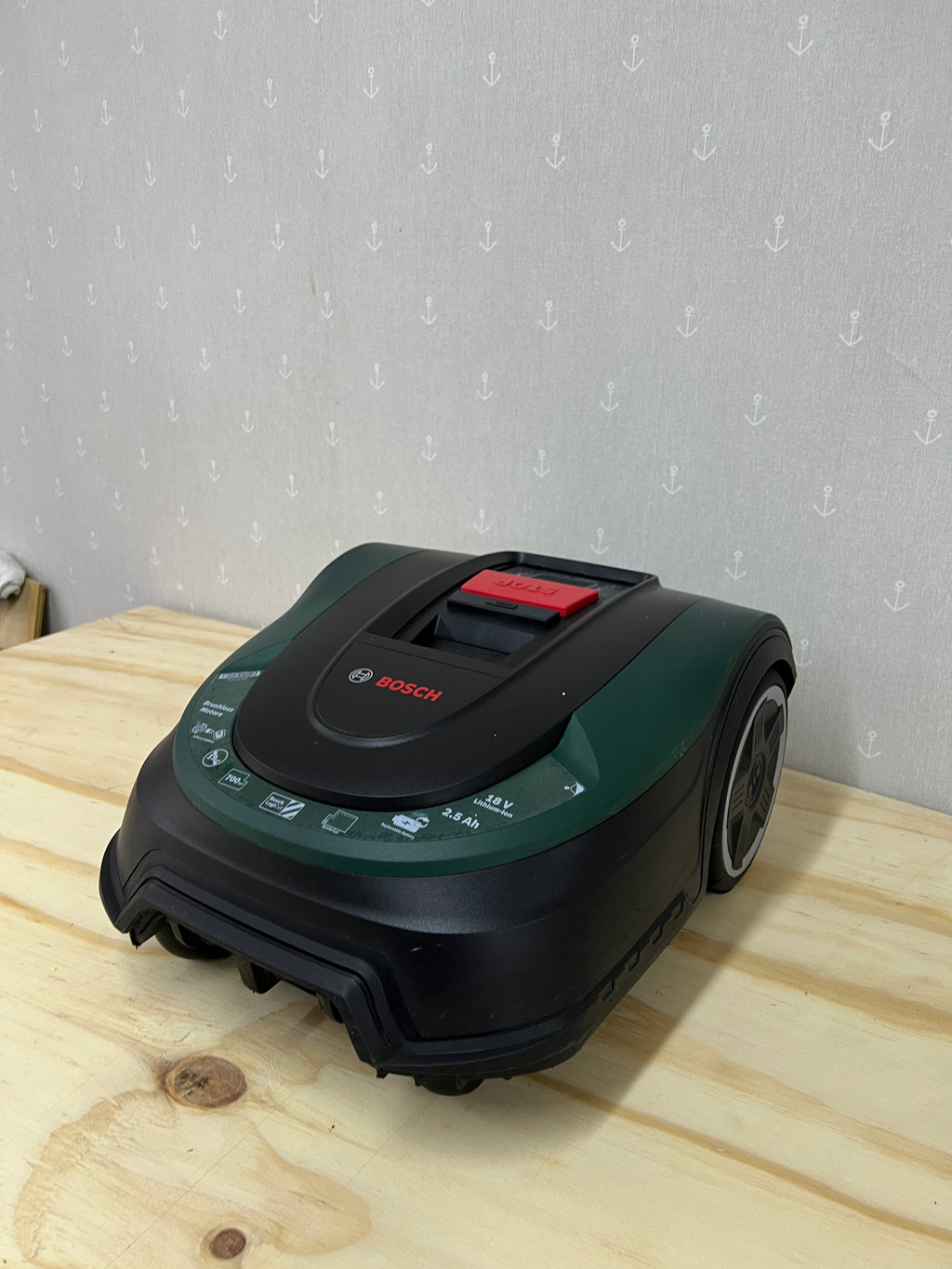 Bosch Indego M 700 – Komplett med laddstation