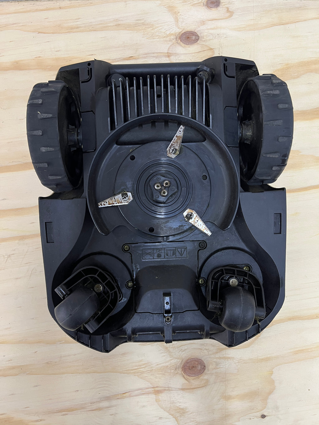 Bosch Indego M 700 – Komplett med laddstation