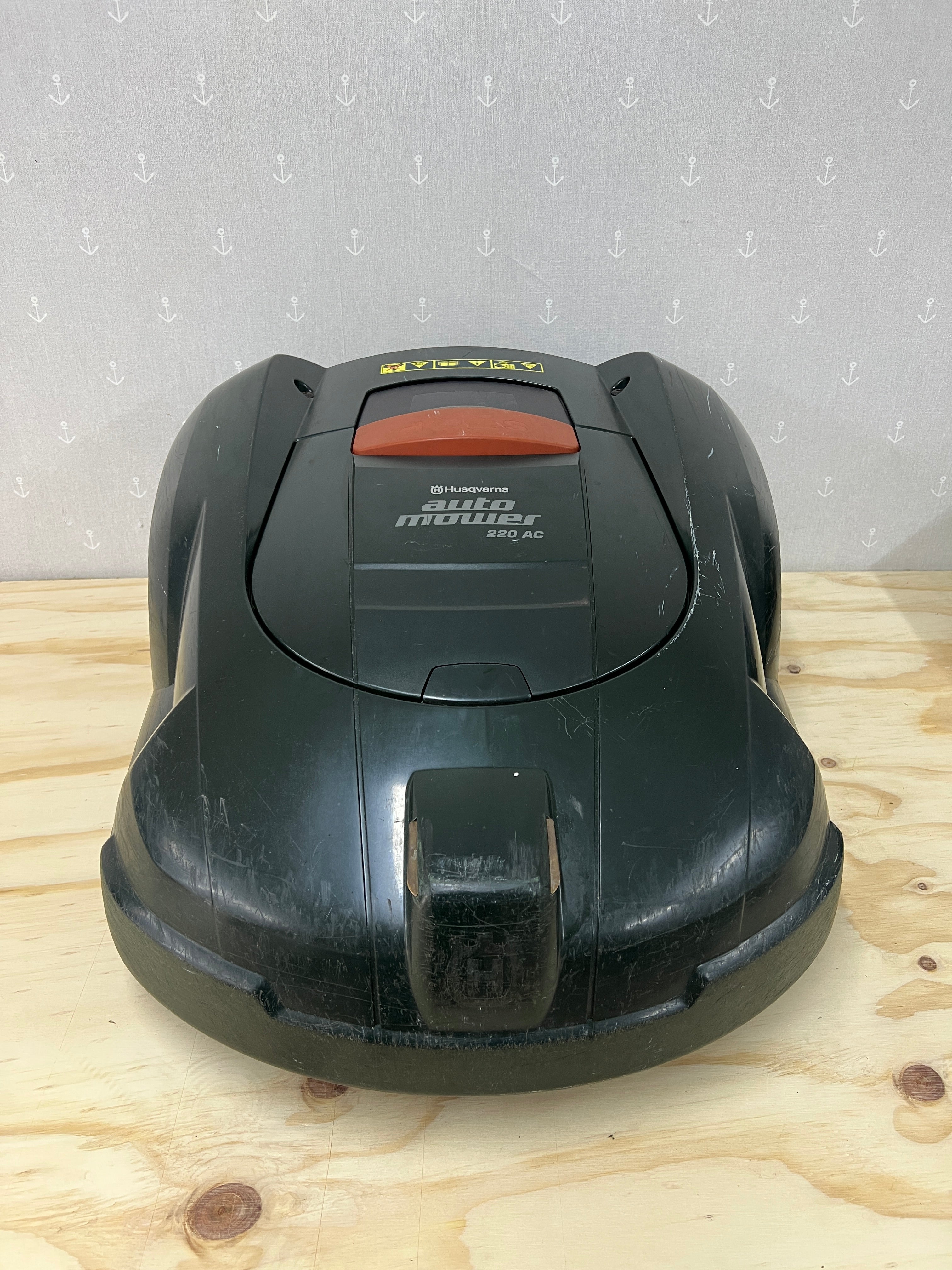 Husqvarna Automower 220 AC – Komplett med laddstation
