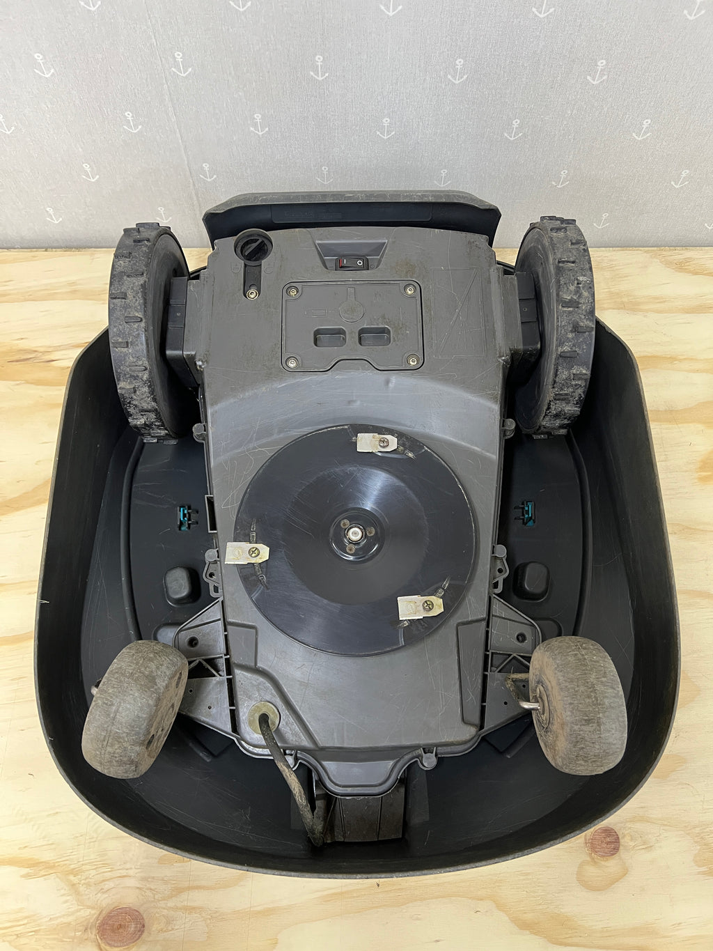 Gardena R100Li – Komplett med laddstation