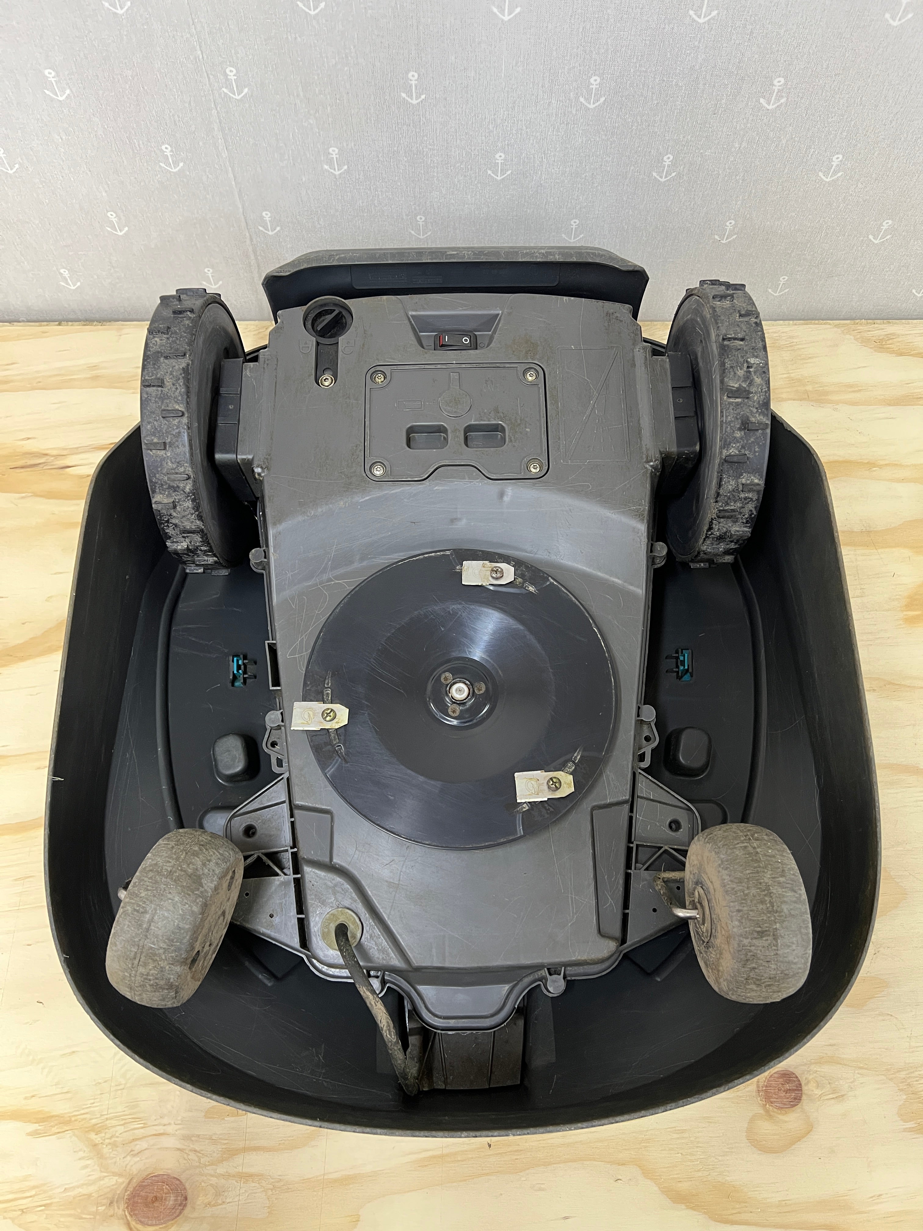 Gardena R100Li – Komplett med laddstation