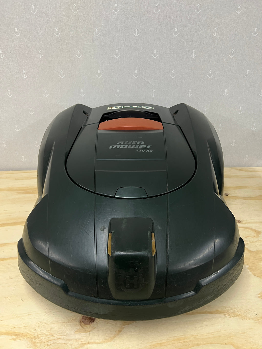 Husqvarna Automower 220 AC – Komplett med laddstation