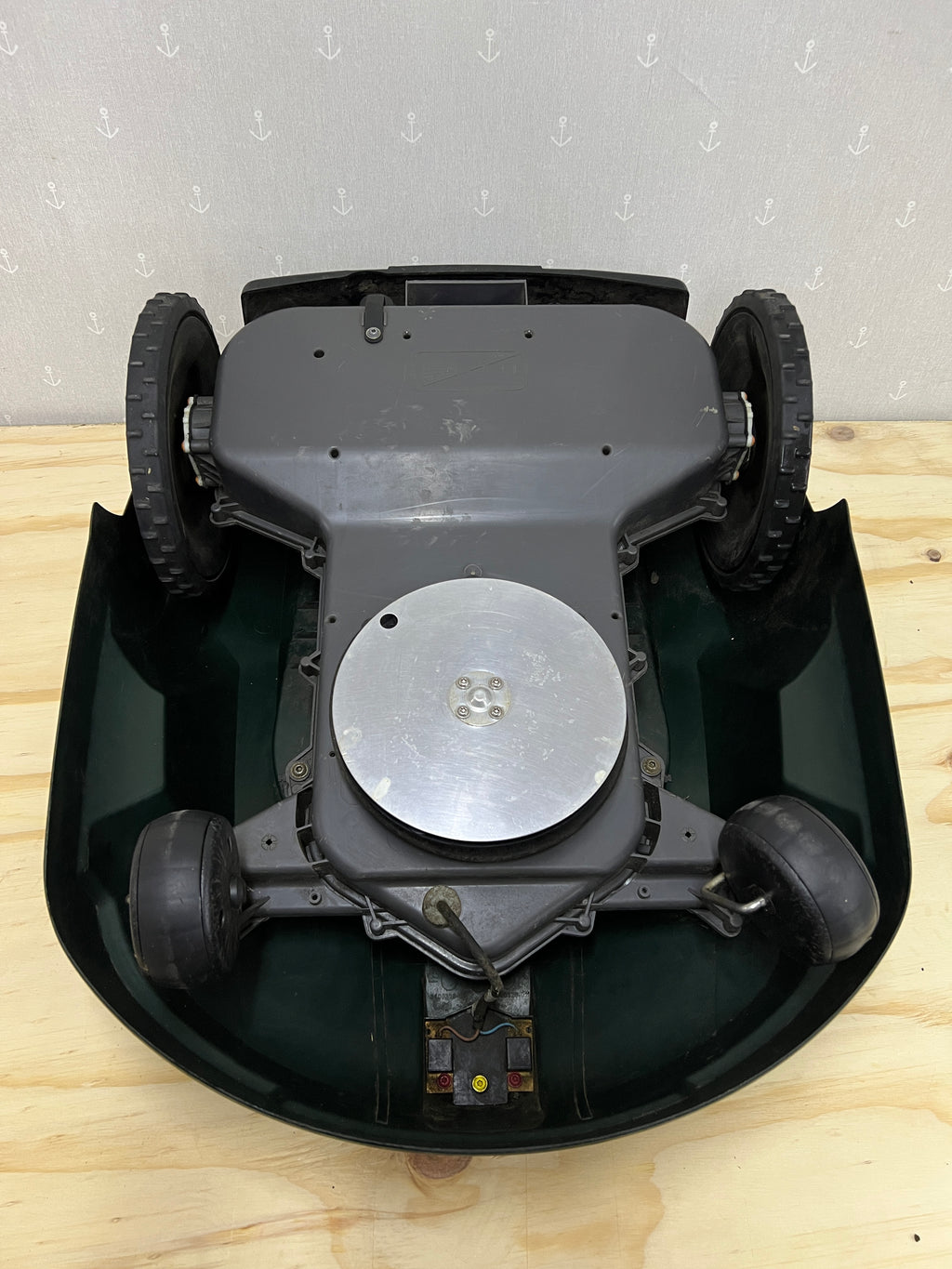 Husqvarna Automower 220 AC – Komplett med laddstation