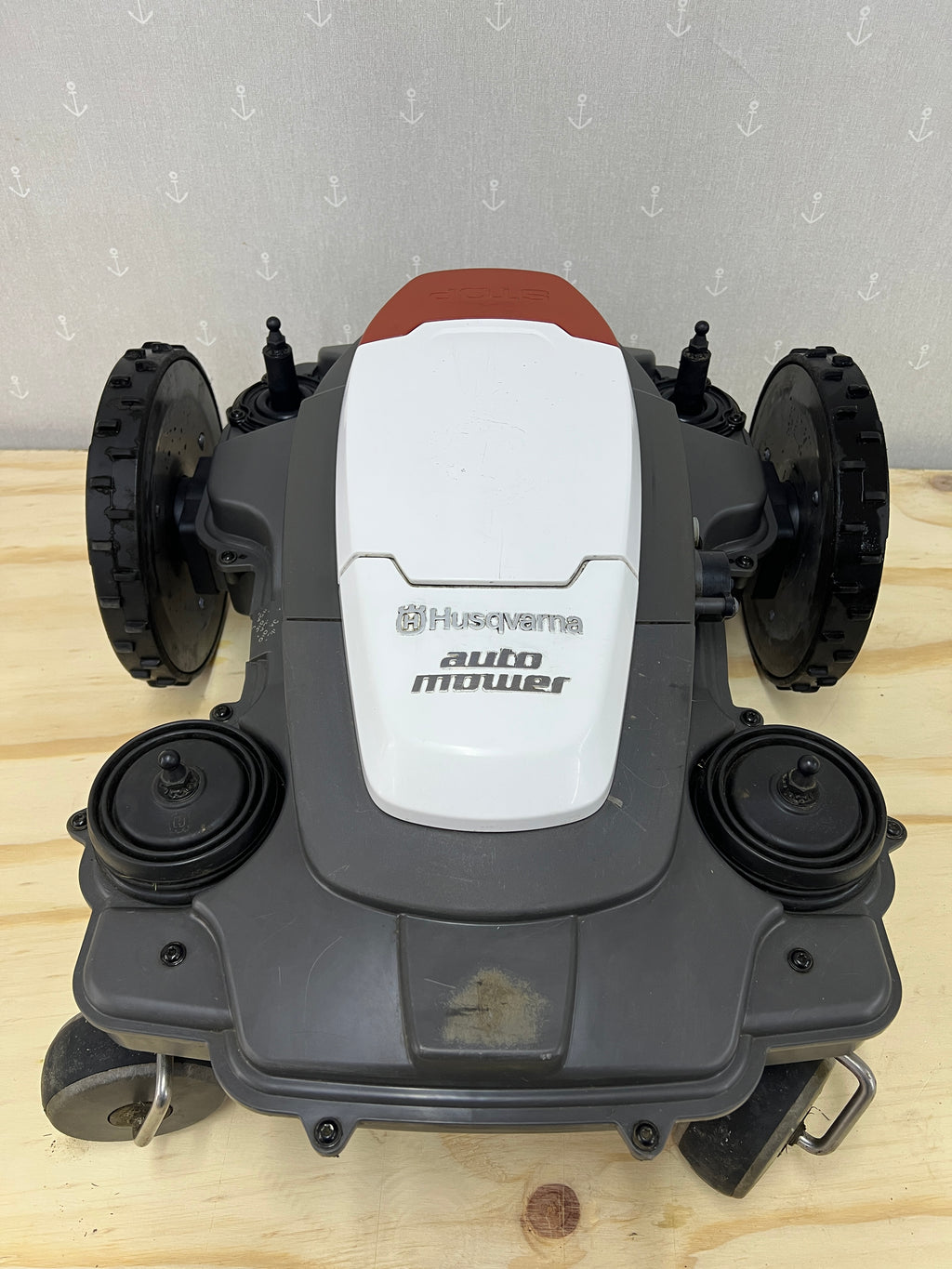 Husqvarna Automower 320 – Komplett med laddstation