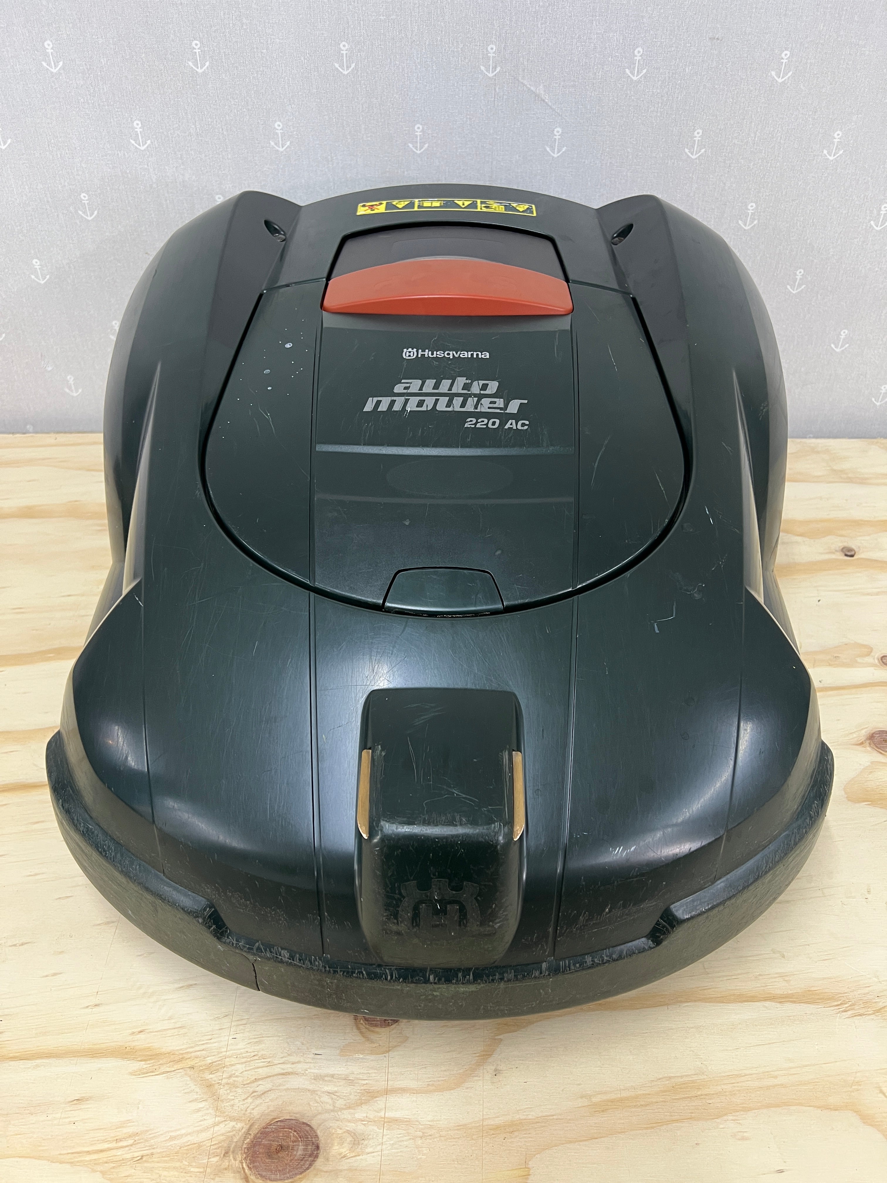 Husqvarna Automower 220 AC – Komplett med laddstation