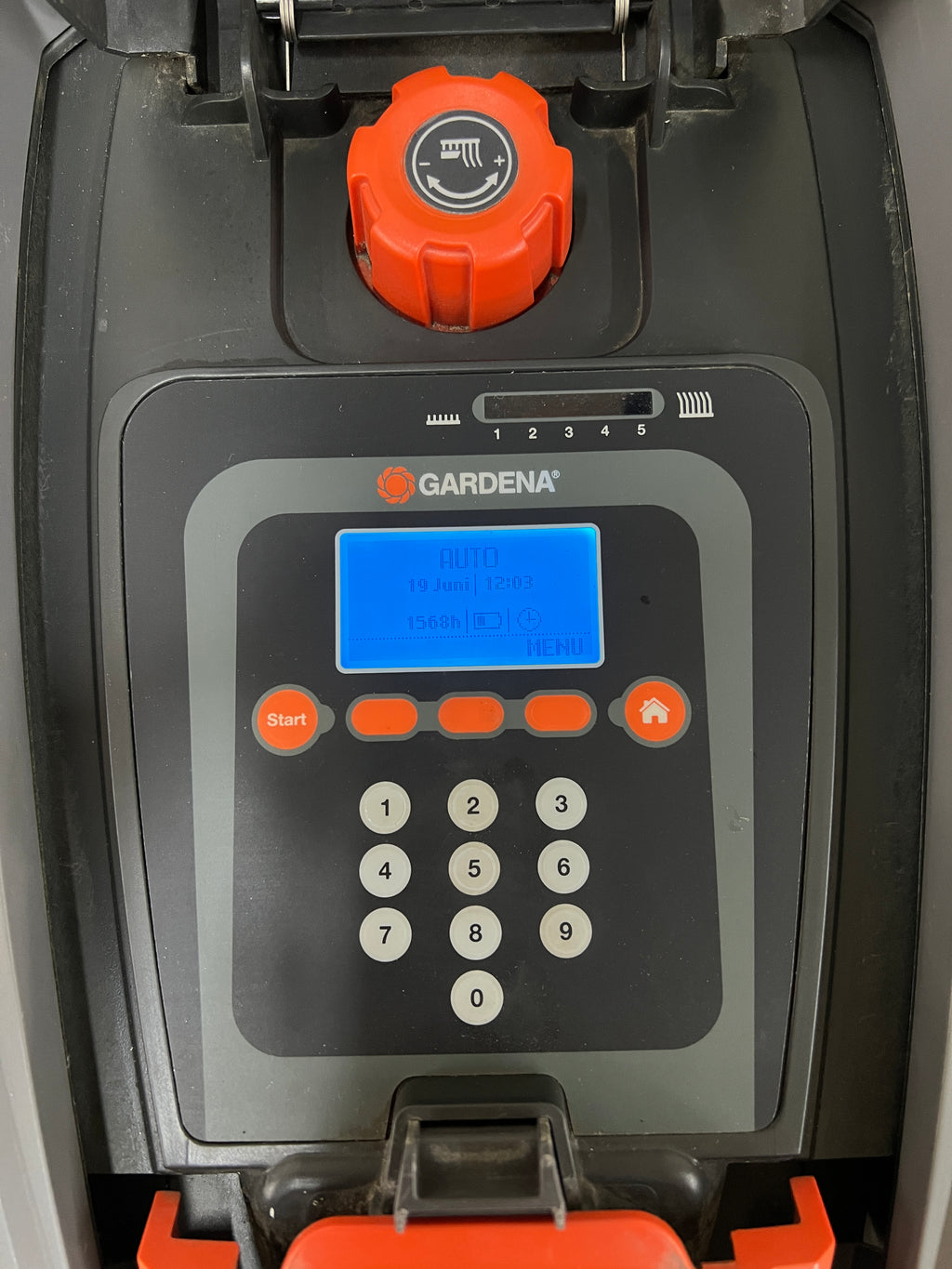 Gardena R50Li – Komplett med laddstation