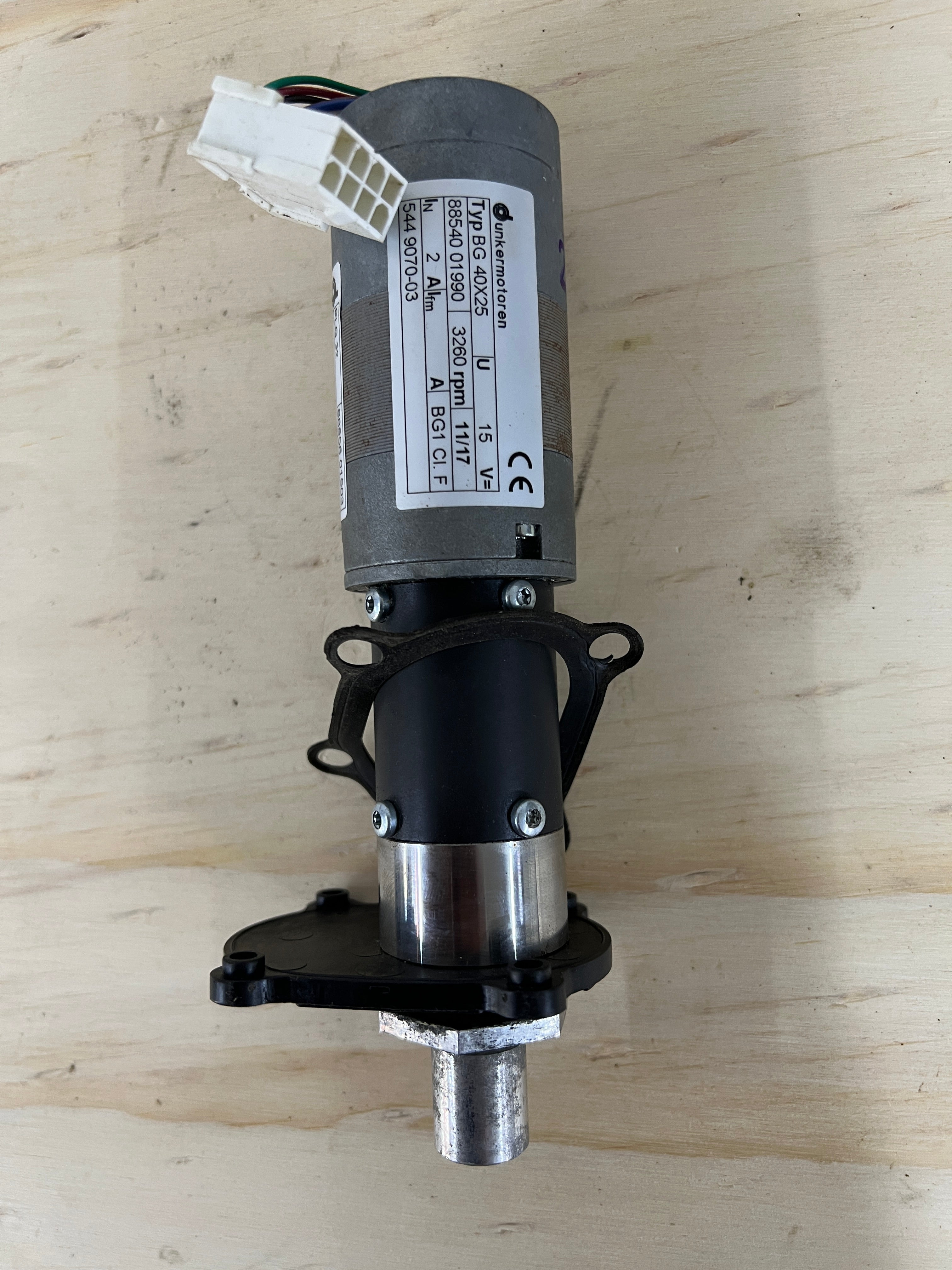 Husqvarna Automower 230/260/265ACX Hjulmotor 15V DC – Originaldel