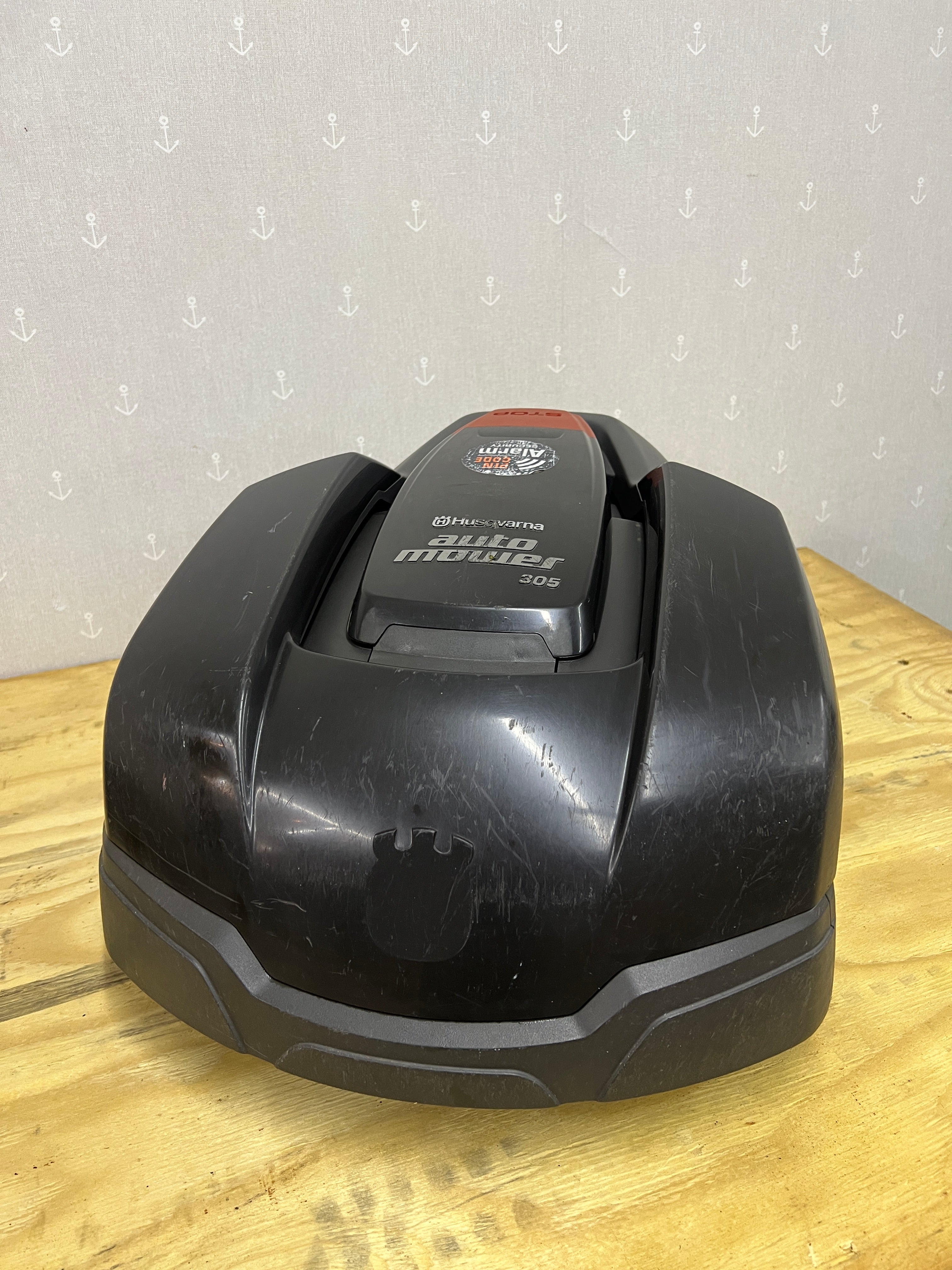 Husqvarna Automower 305 – Komplett med laddstation